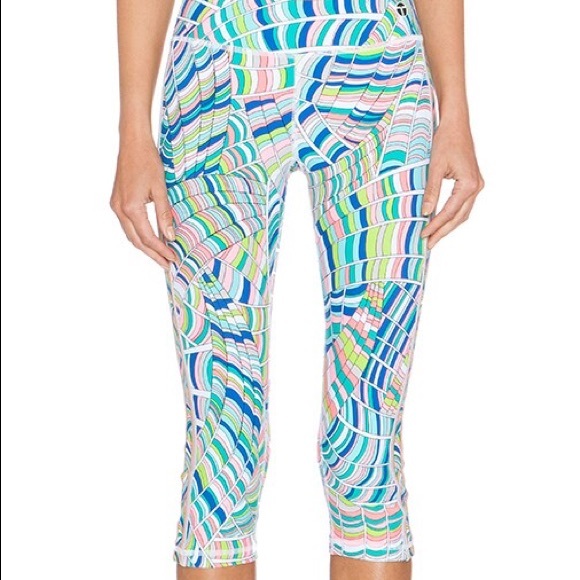 Trina Turk Scallop Shell Mid Length Yoga Leggings - Picture 2 of 4